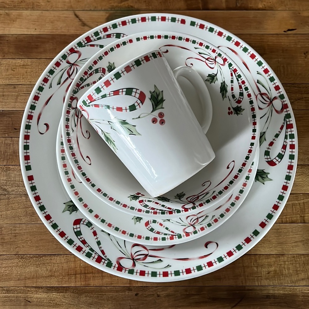 Gibson Christmas Dishes